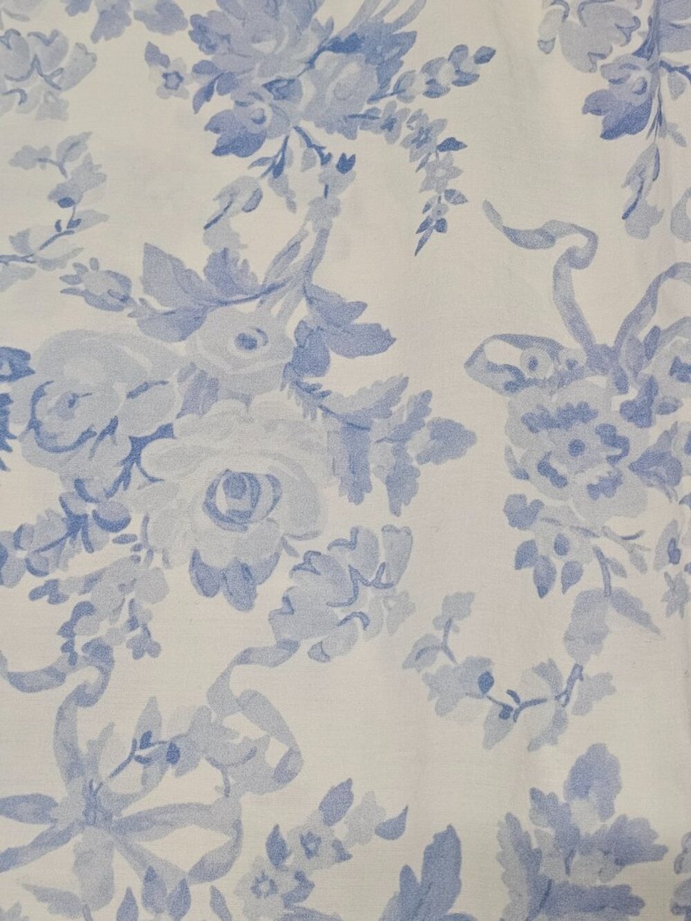 LoveShackFancy Garden Damask Organic Sheet Set Teen, Blue - Picture 4 of 8